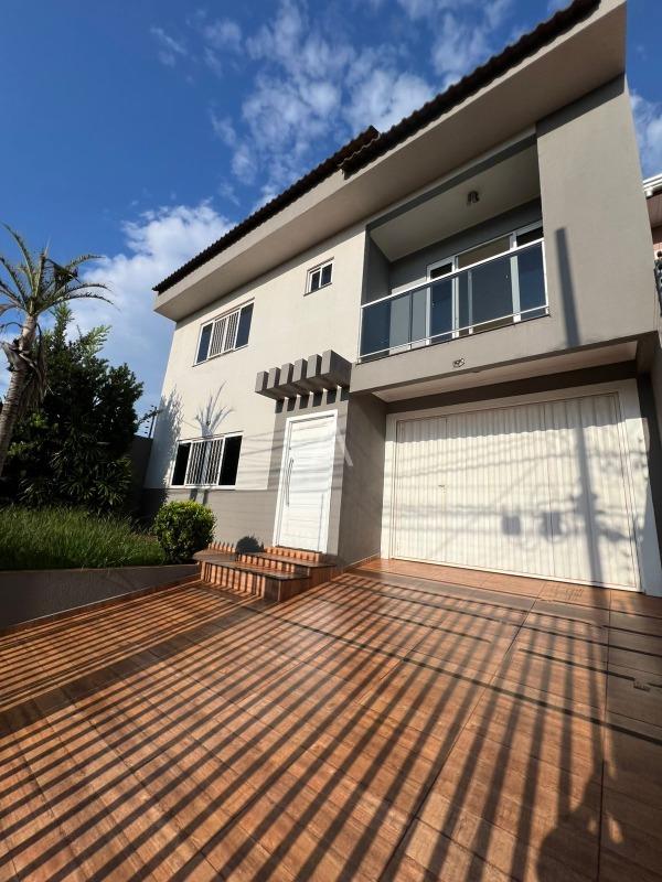 Sobrado para à venda no Bairro PERIOLO em CASCAVEL: 