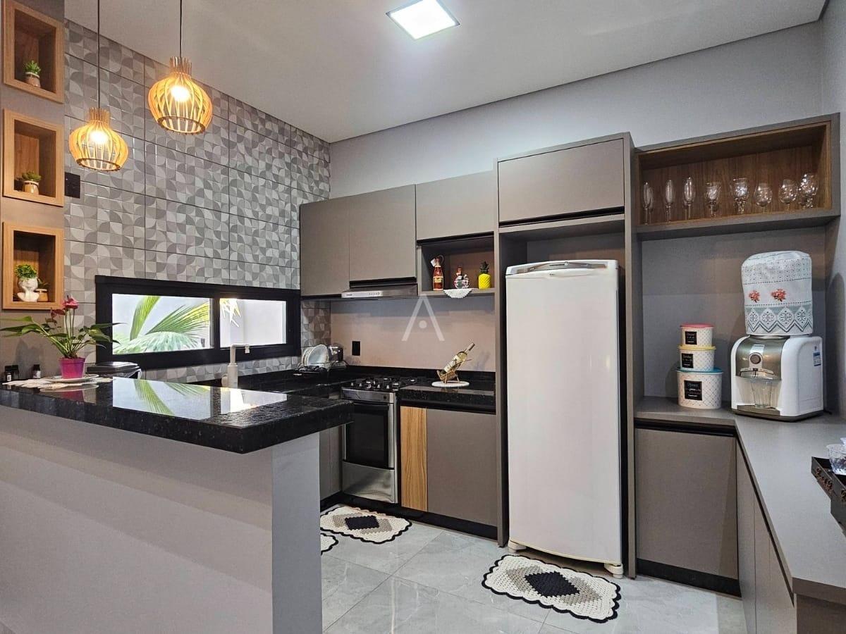 Casa Residencial para à venda no Bairro JARDIM PANORAMA em TOLEDO: 