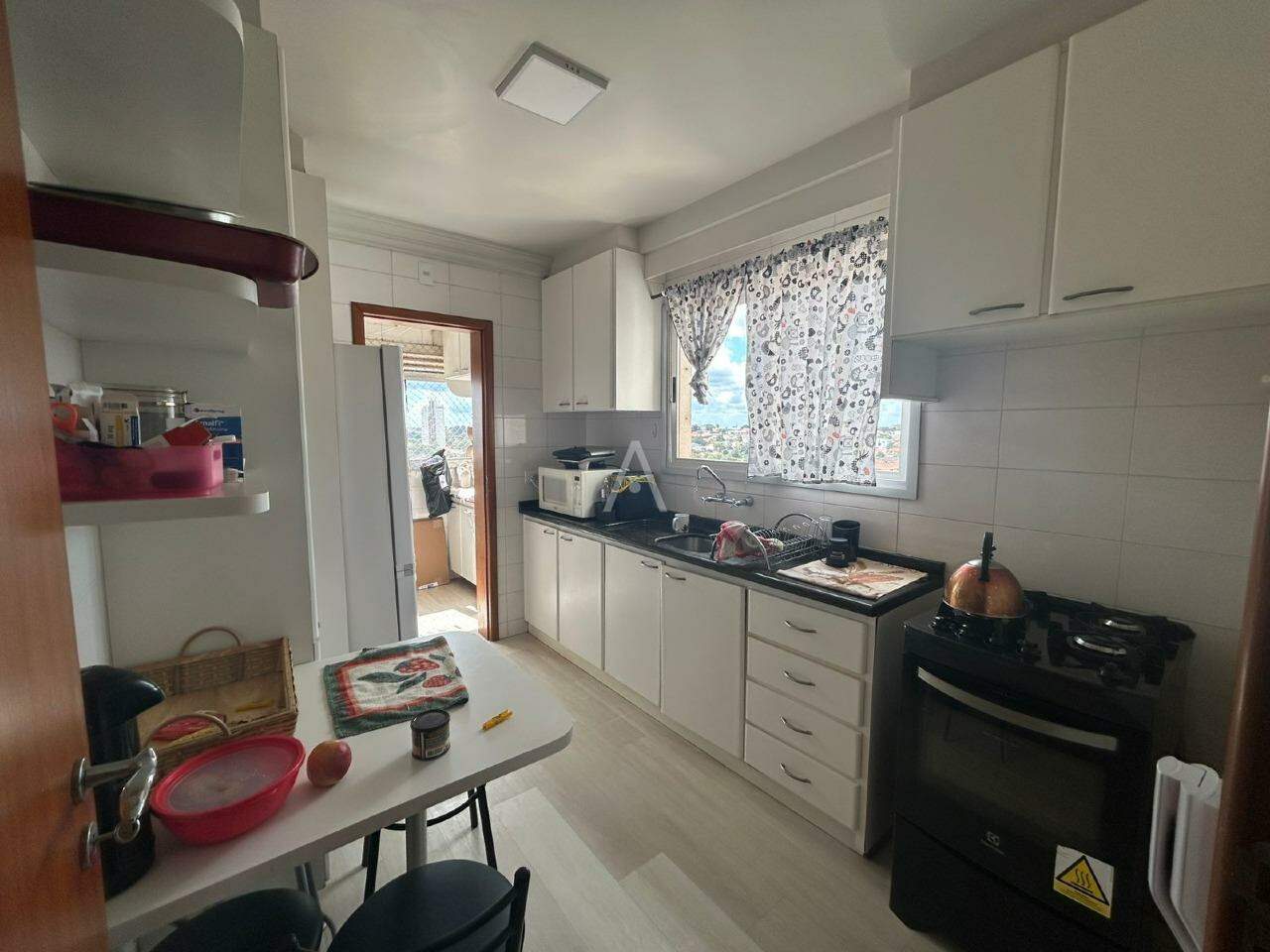 Apartamento para para aluguel no Bairro CENTRO em CASCAVEL: 