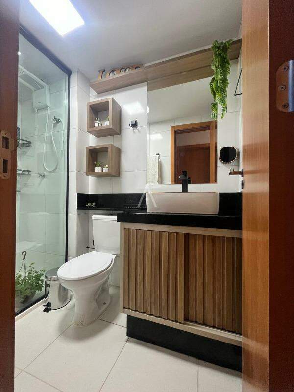 Apartamento para à venda no Bairro BRASILIA em CASCAVEL: BANHEIRO