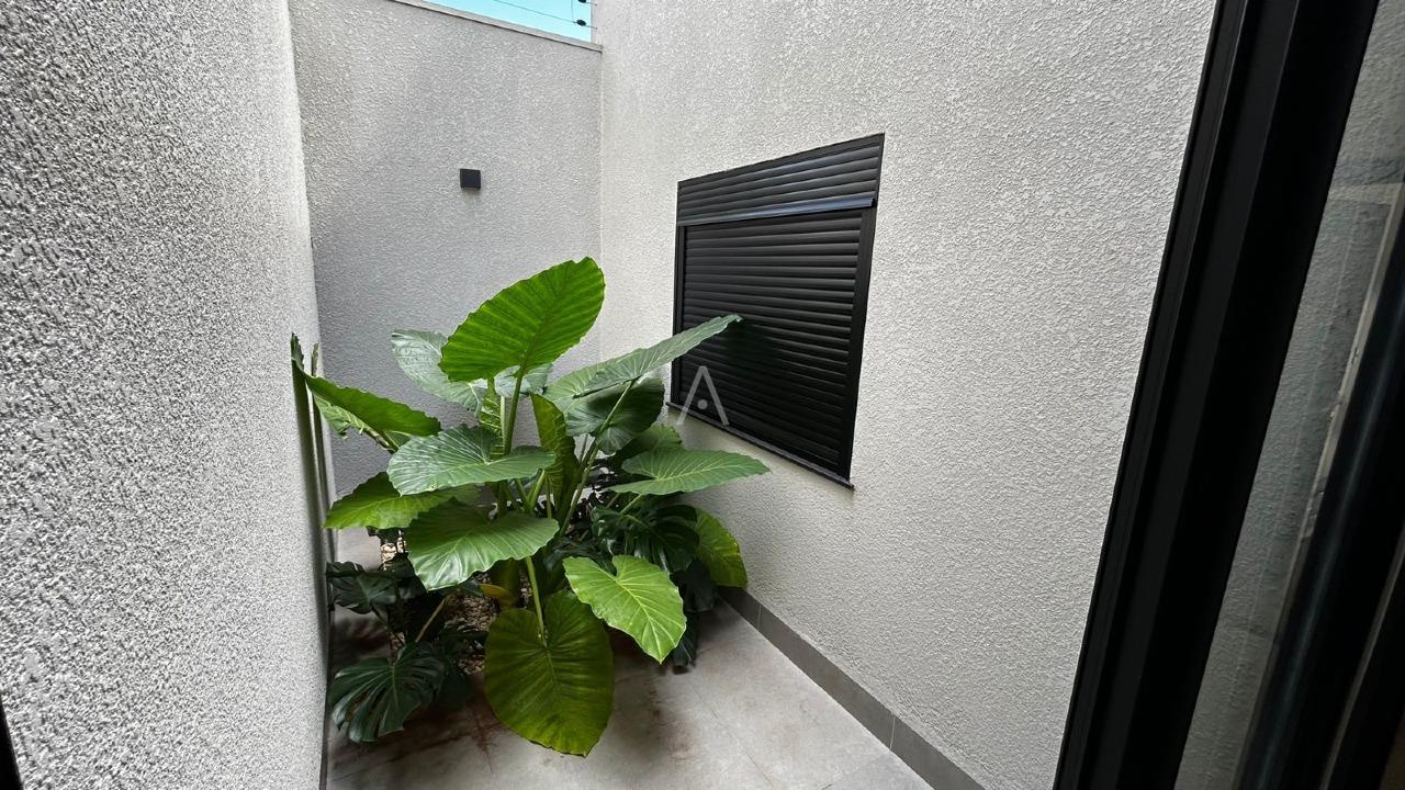 Casa Residencial para à venda no Bairro CANADA em CASCAVEL: