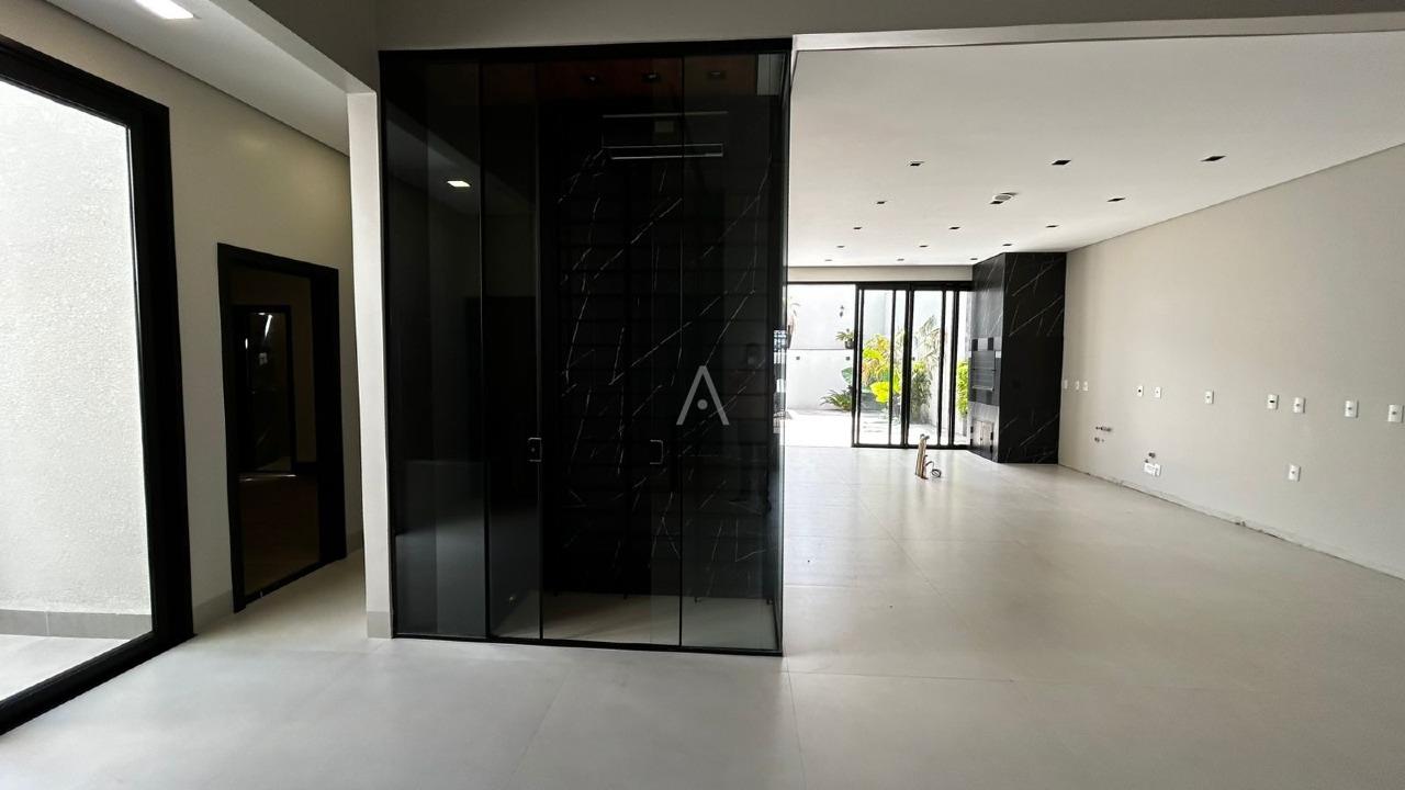 Casa Residencial para à venda no Bairro CANADA em CASCAVEL: