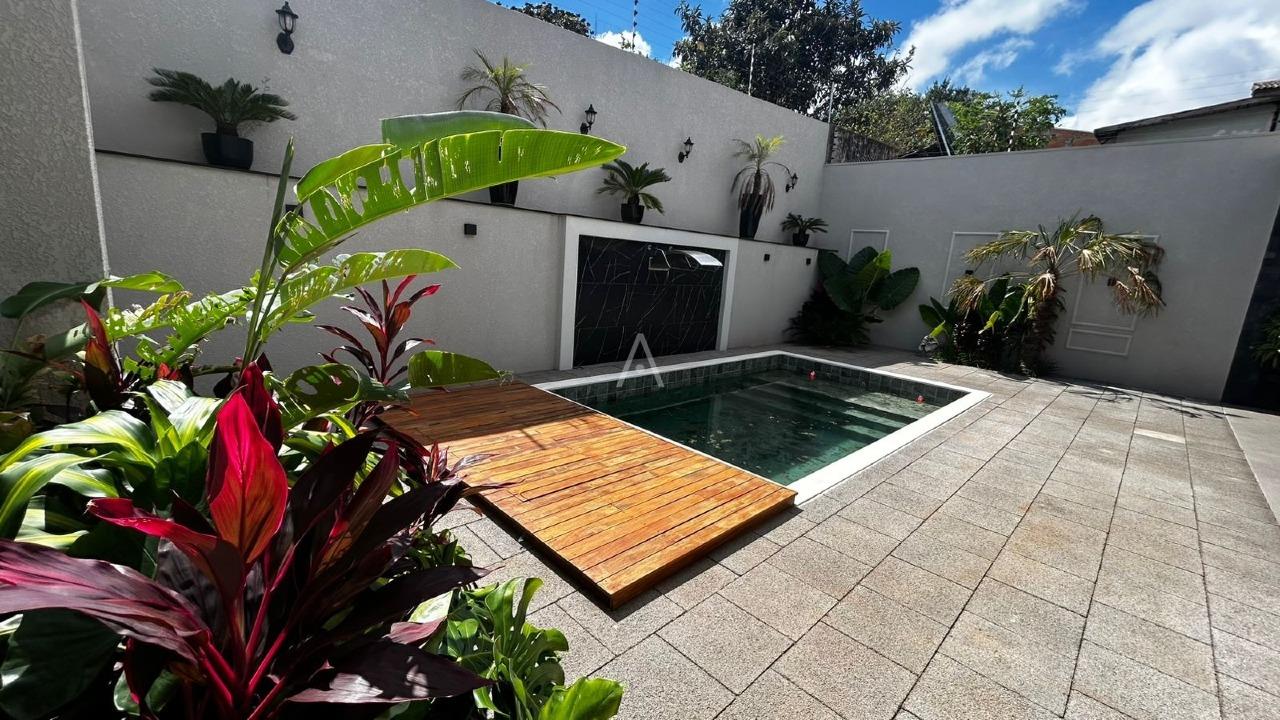 Casa Residencial para à venda no Bairro CANADA em CASCAVEL: