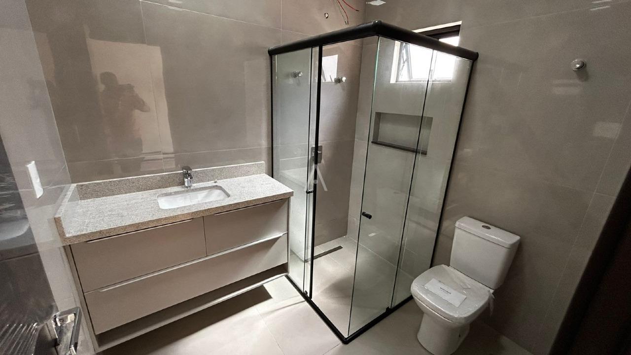 Casa Residencial para à venda no Bairro CANADA em CASCAVEL: