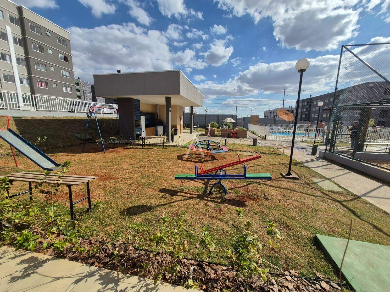 Apartamento para à venda no Bairro FLORAIS DO PARANA em CASCAVEL: 