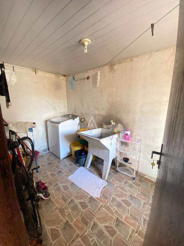 Casa Residencial para à venda no Bairro COUNTRY em CASCAVEL: área de serviço