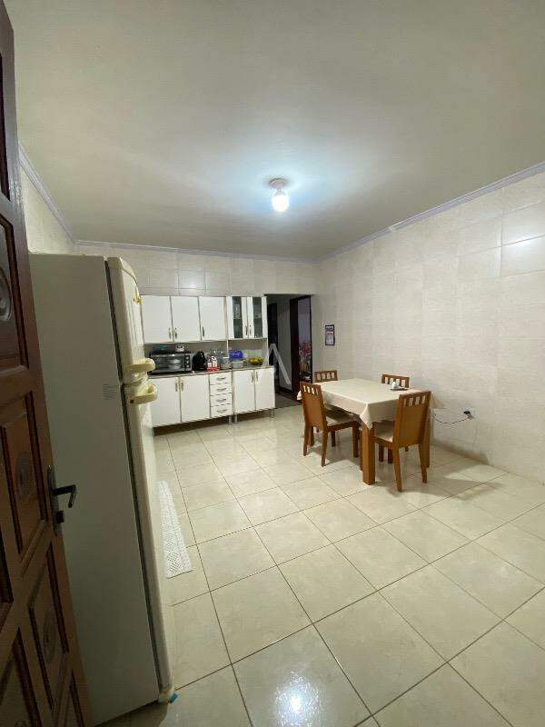 Casa Residencial para à venda no Bairro COUNTRY em CASCAVEL: 