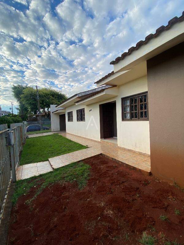 Casa Residencial para à venda no Bairro COUNTRY em CASCAVEL: 