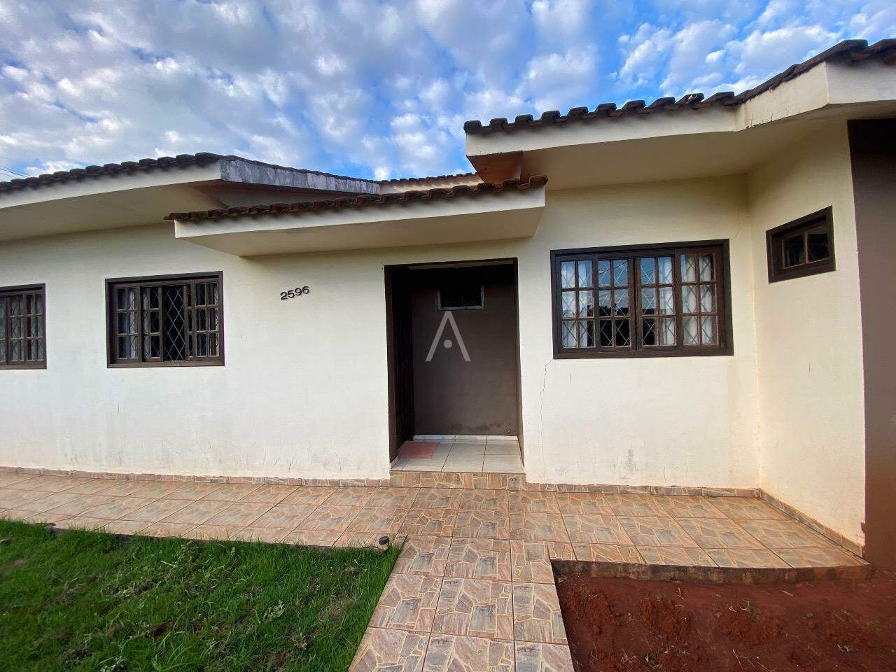 Casa Residencial para à venda no Bairro COUNTRY em CASCAVEL: 