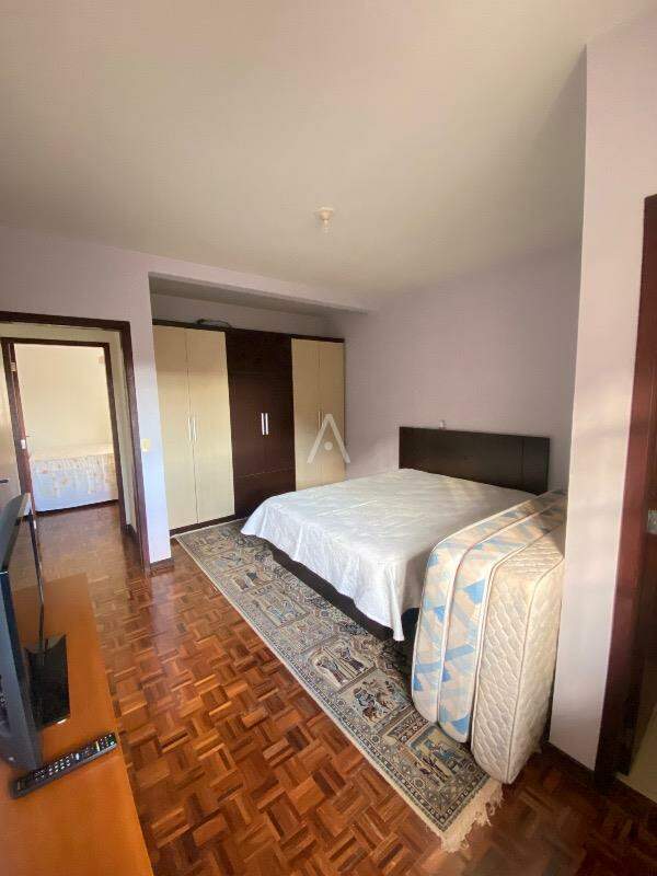 Casa Residencial para à venda no Bairro COUNTRY em CASCAVEL: Suíte