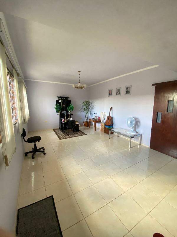 Casa Residencial para à venda no Bairro COUNTRY em CASCAVEL: Sala ampla