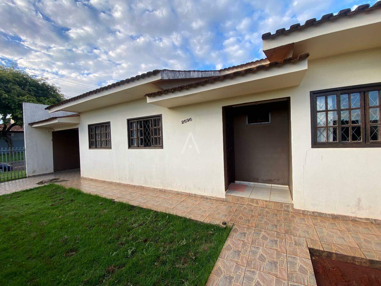 Casa Residencial para à venda no Bairro COUNTRY em CASCAVEL: 