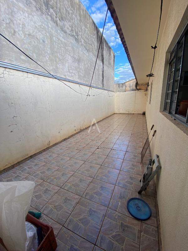 Casa Residencial para à venda no Bairro COUNTRY em CASCAVEL: fundos