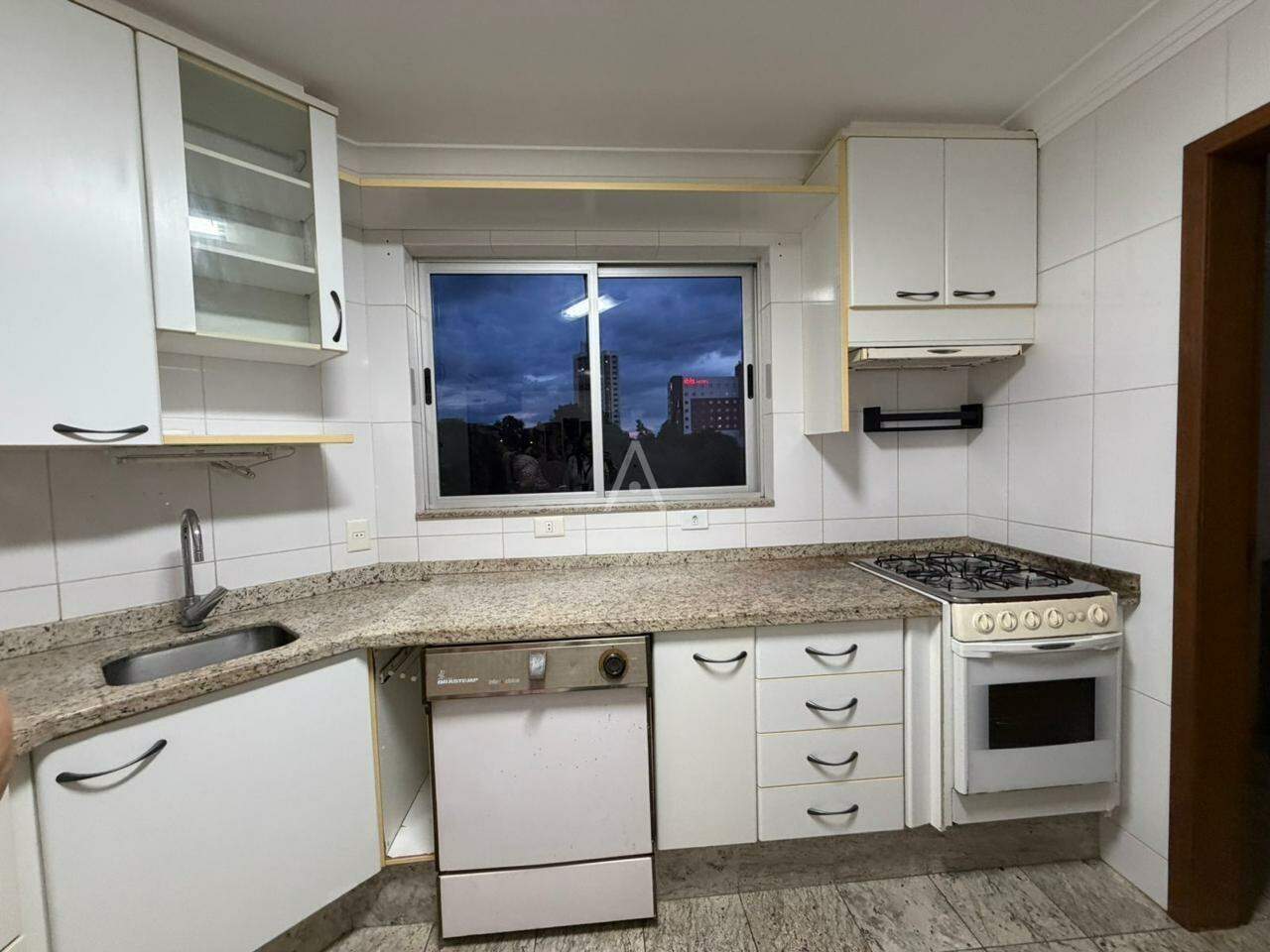 Apartamento para para aluguel no Bairro CENTRO em CASCAVEL: 