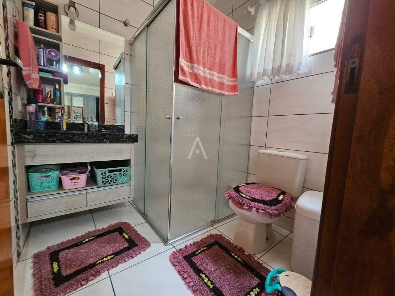 Casa Residencial para à venda no Bairro PACAEMBU em CASCAVEL: 