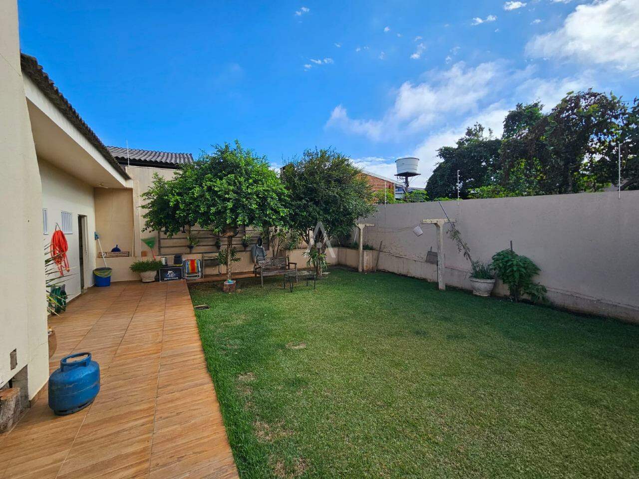 Casa Residencial para à venda no Bairro PACAEMBU em CASCAVEL: 