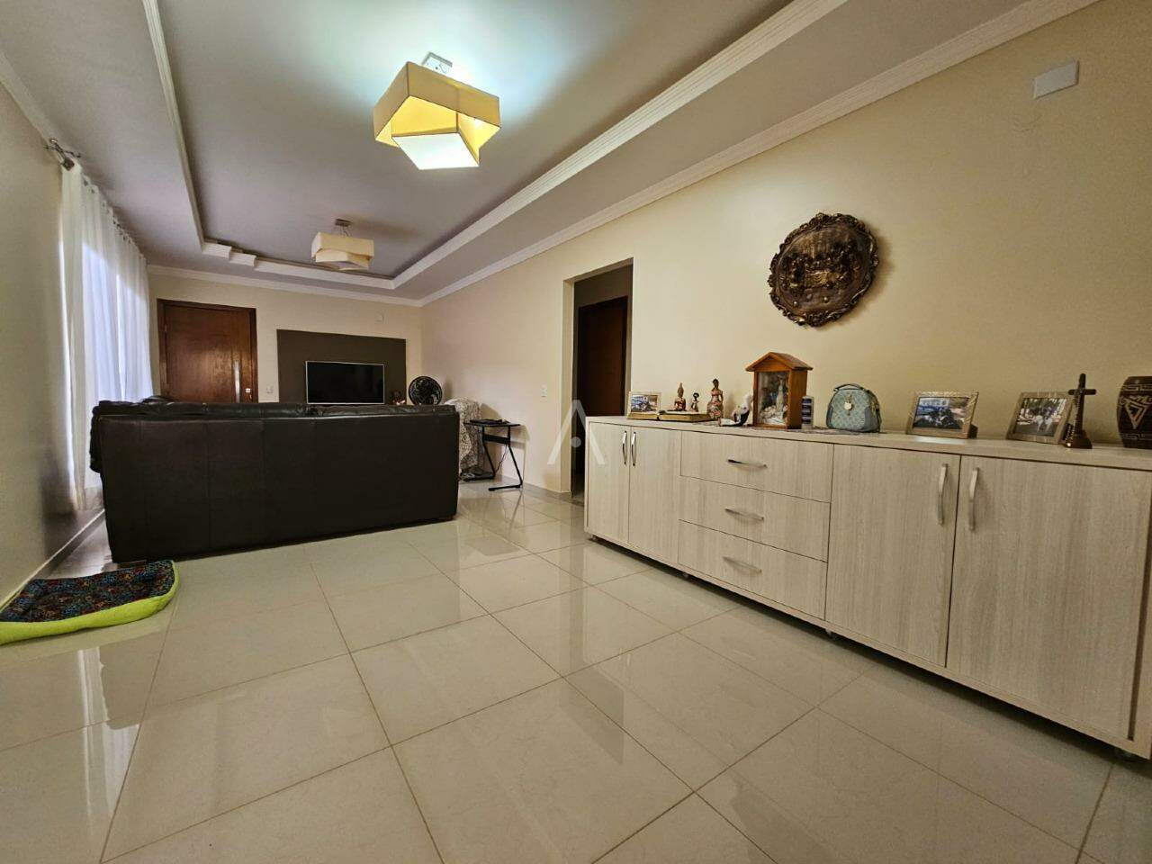 Casa Residencial para à venda no Bairro PACAEMBU em CASCAVEL: 