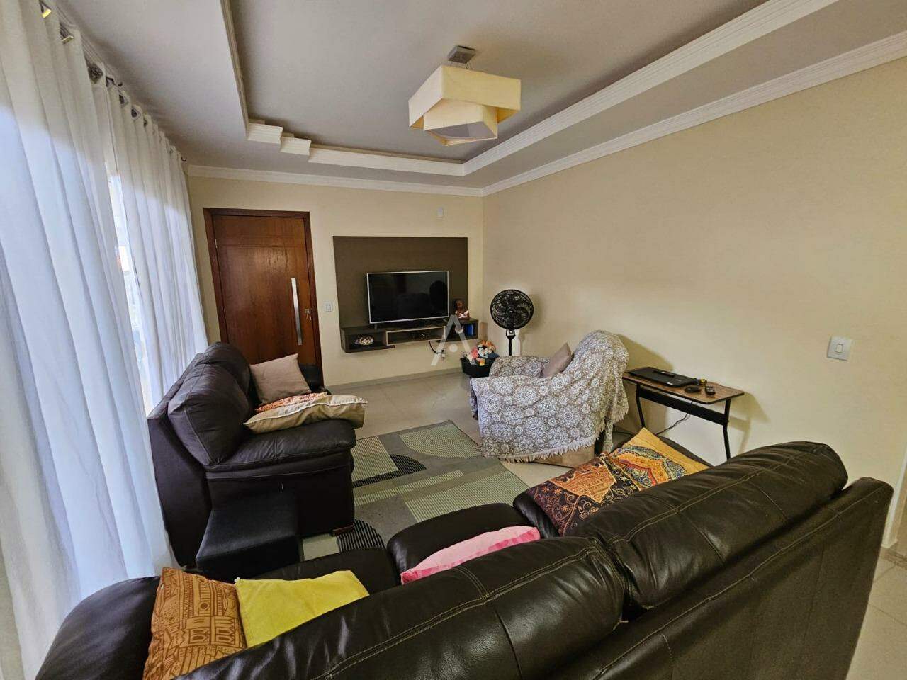 Casa Residencial para à venda no Bairro PACAEMBU em CASCAVEL: 