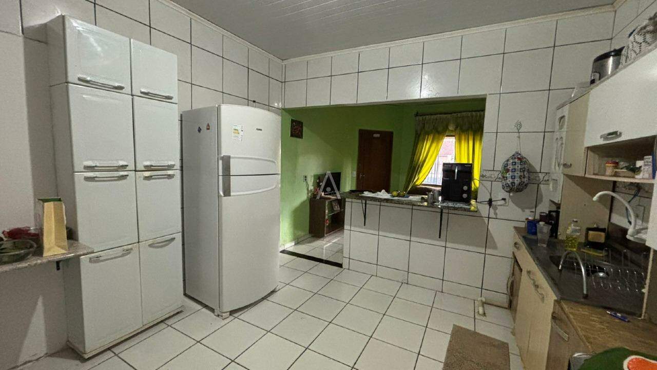 Casa Residencial para à venda no Bairro JARDIM PANORAMA em TOLEDO: 