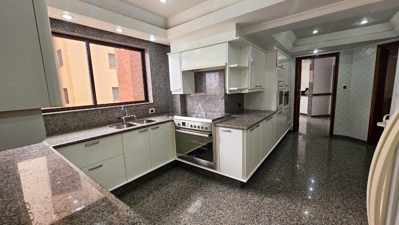 Apartamento para à venda no Bairro CENTRO em CASCAVEL: