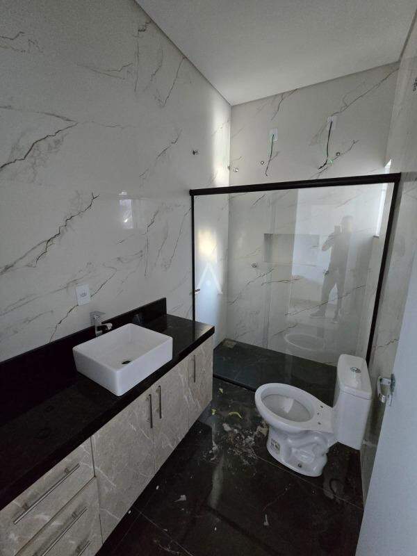 Casa Residencial para para aluguel no Bairro JARDIM COOPAGRO em TOLEDO: 