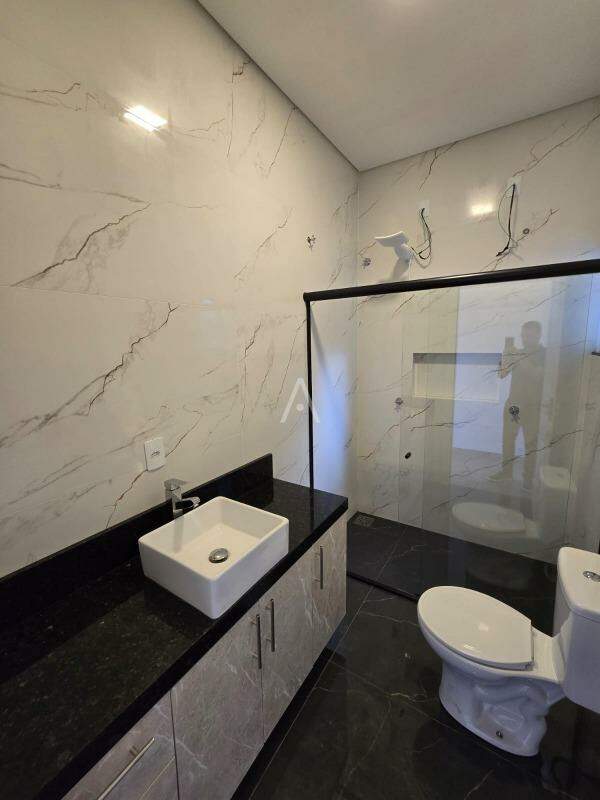 Casa Residencial para para aluguel no Bairro JARDIM COOPAGRO em TOLEDO: