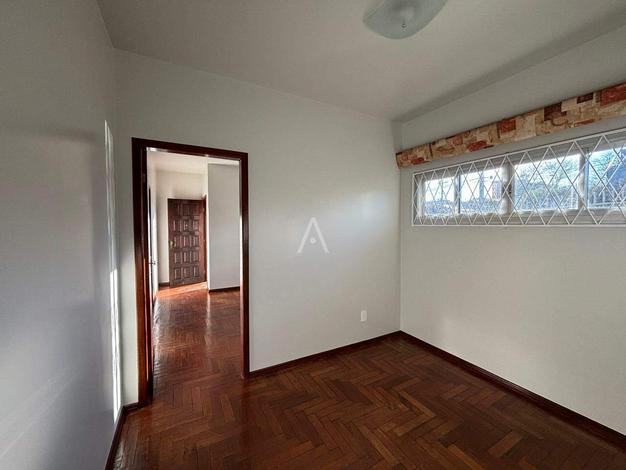 Casa Residencial para à venda no Bairro SAO CRISTOVAO em CASCAVEL: 