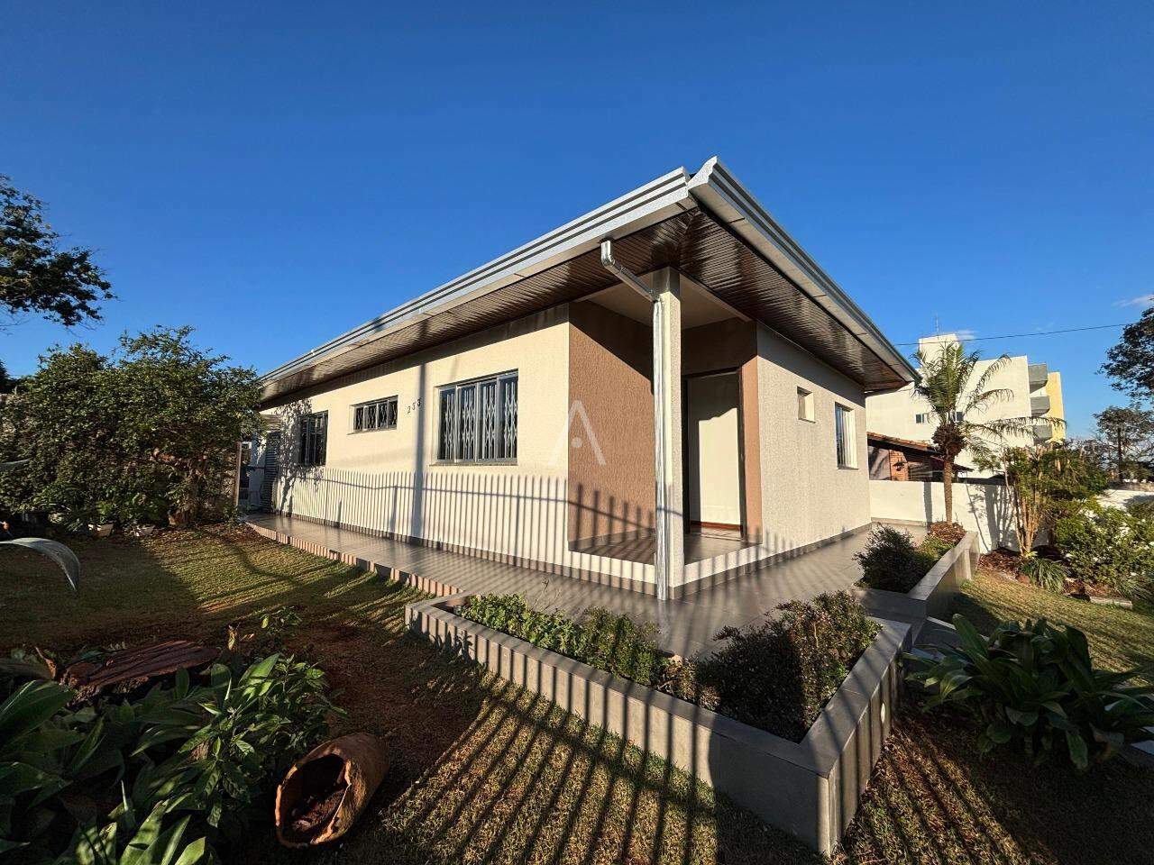 Casa Residencial para à venda no Bairro SAO CRISTOVAO em CASCAVEL: 