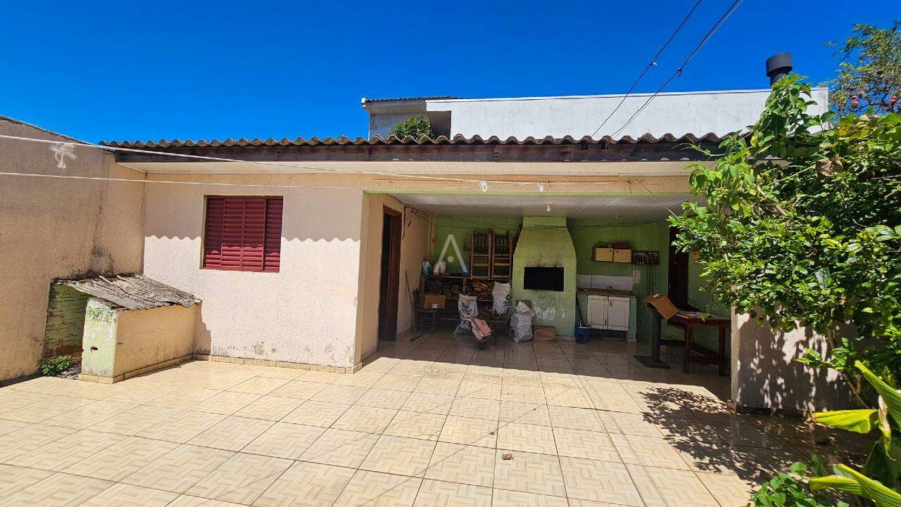 Casa Residencial para à venda no Bairro PERIOLO em CASCAVEL: 