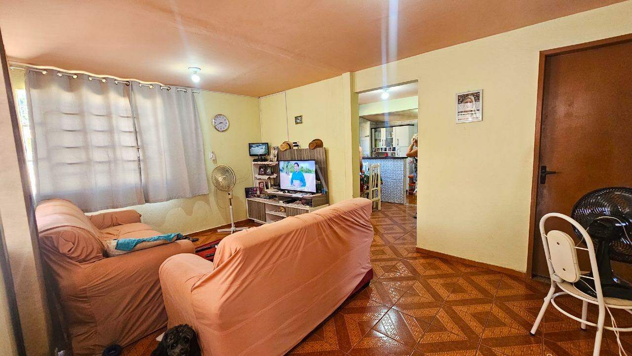 Casa Residencial para à venda no Bairro PERIOLO em CASCAVEL: 