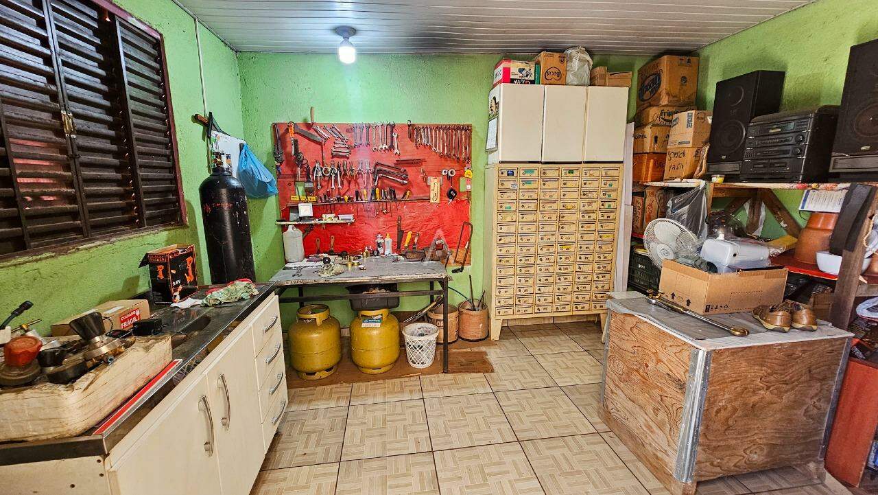 Casa Residencial para à venda no Bairro PERIOLO em CASCAVEL: 