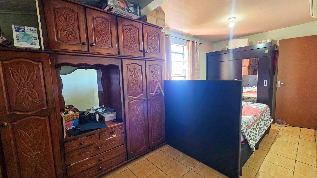 Casa Residencial para à venda no Bairro PERIOLO em CASCAVEL: 