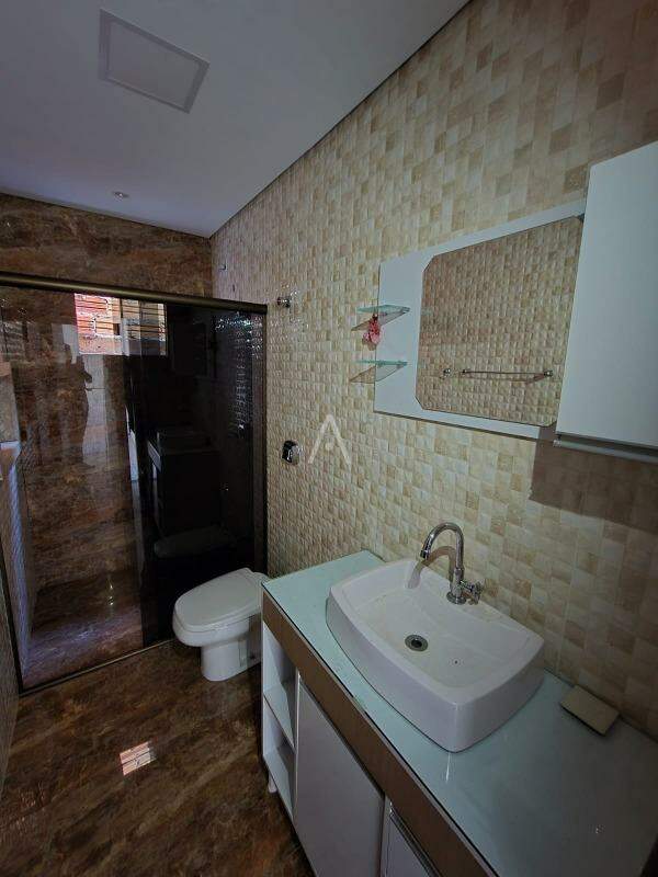 Casa Residencial para para aluguel no Bairro Jardim Parizotto em TOLEDO: 