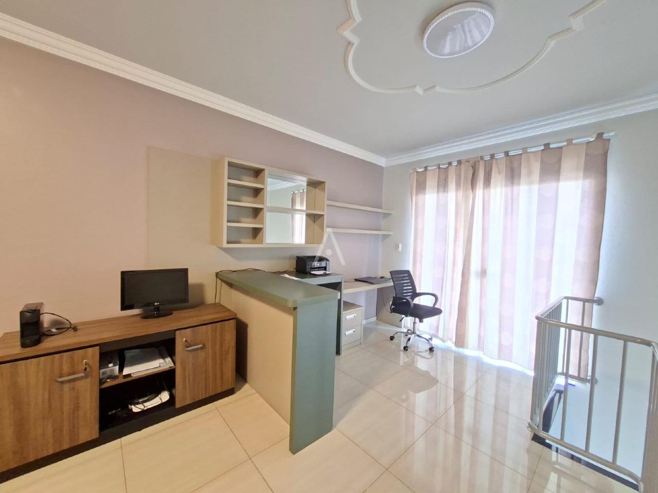 Sobrado para para aluguel no Bairro SANTA CRUZ em CASCAVEL: 