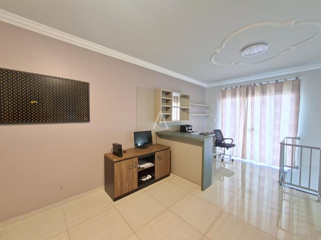 Sobrado para para aluguel no Bairro SANTA CRUZ em CASCAVEL: 