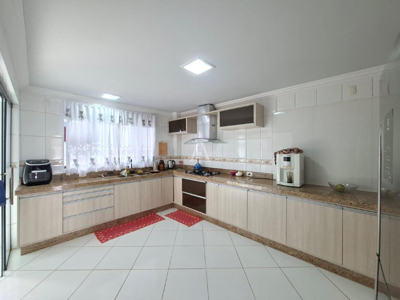 Sobrado para para aluguel no Bairro SANTA CRUZ em CASCAVEL: 