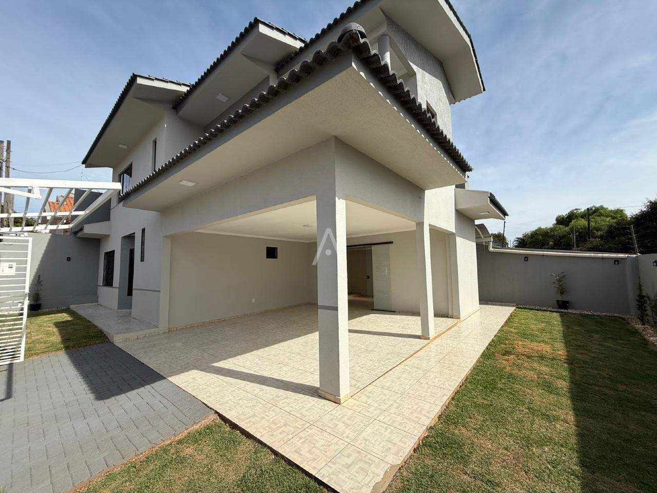 Sobrado para à venda no Bairro PARQUE SAO PAULO em CASCAVEL: