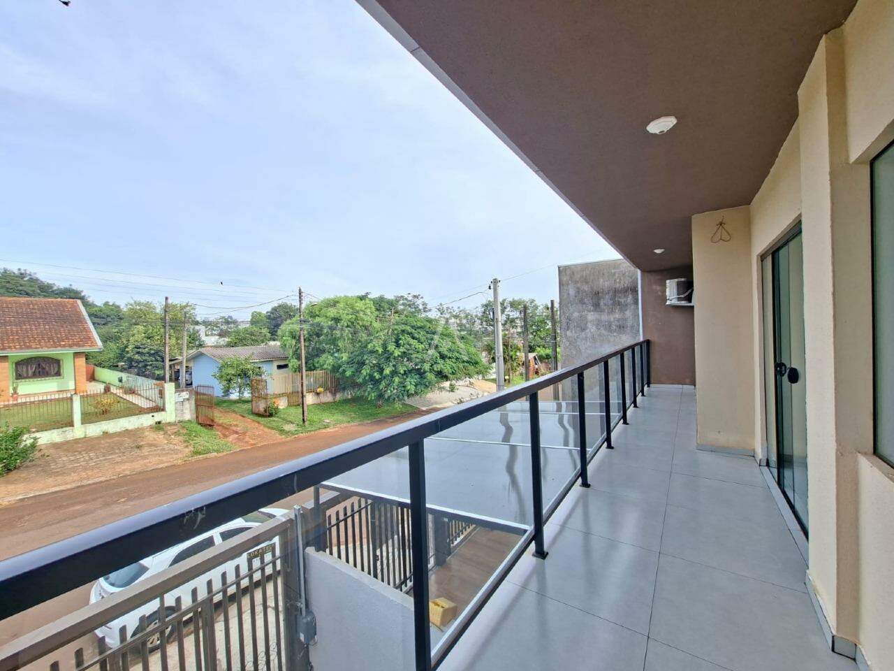 Casa Residencial para para aluguel no Bairro CANADA em CASCAVEL: 