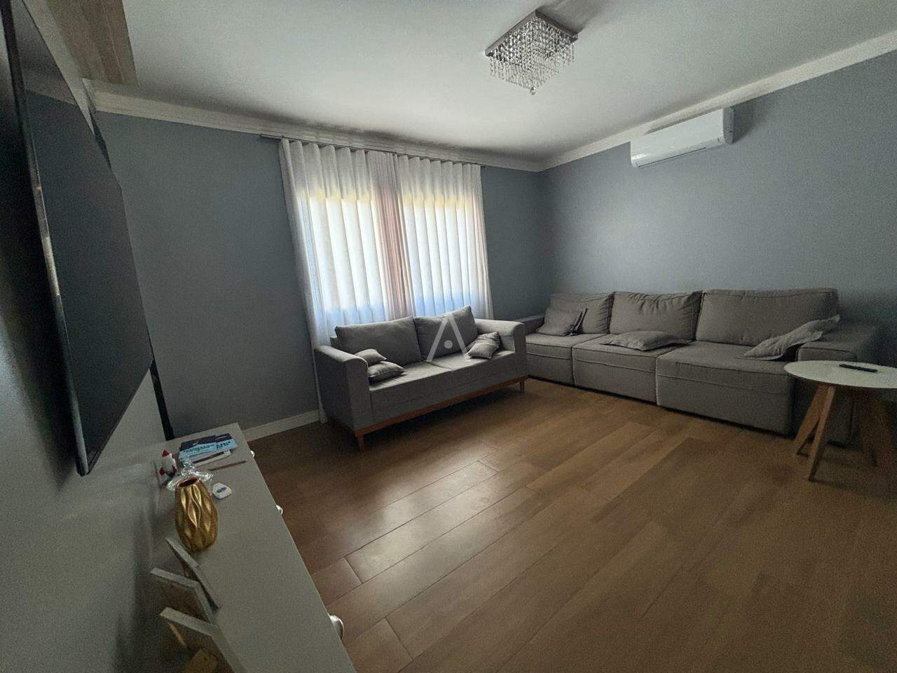 Casa Residencial para à venda no Bairro UNIVERSITARIO em CASCAVEL: 