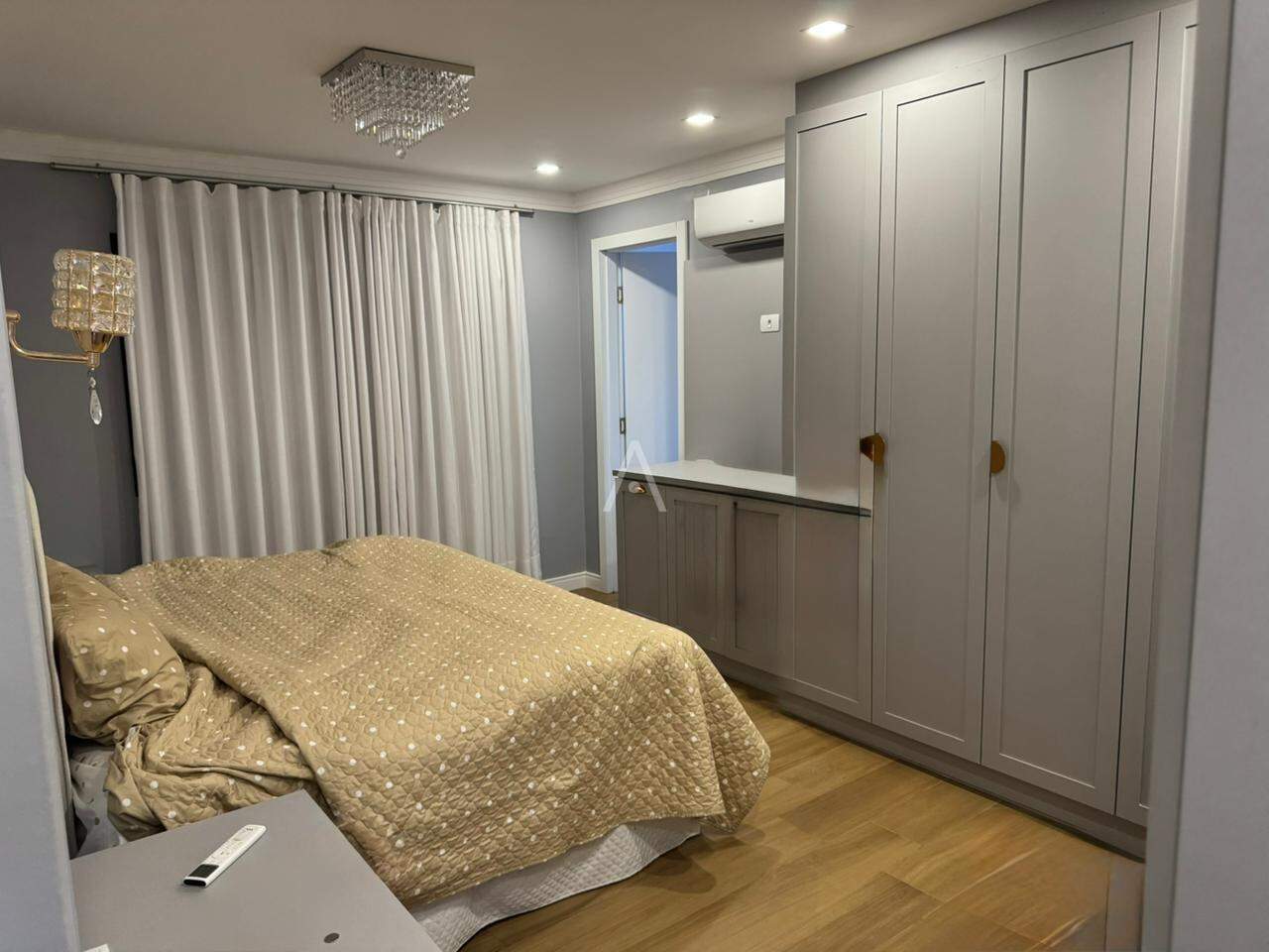 Casa Residencial para à venda no Bairro UNIVERSITARIO em CASCAVEL: 