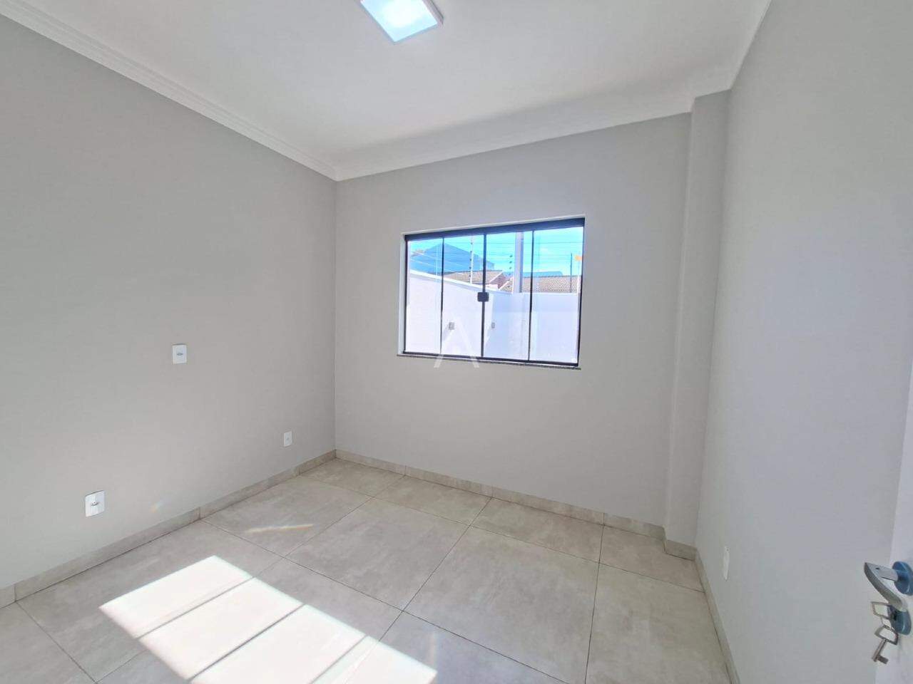 Casa Residencial para para aluguel no Bairro SANTA CRUZ em CASCAVEL: 