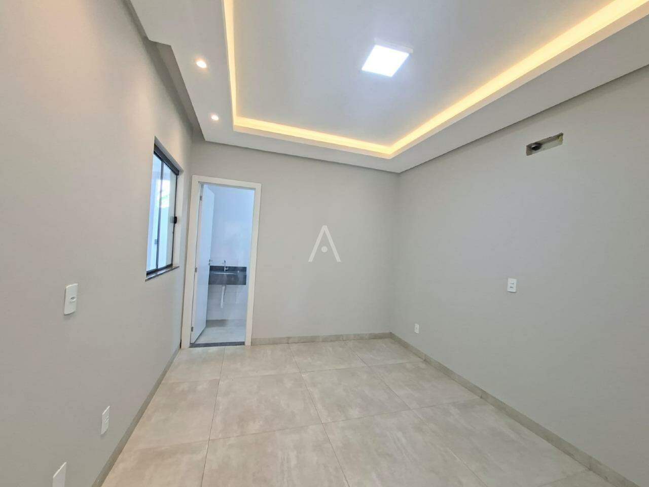 Casa Residencial para para aluguel no Bairro SANTA CRUZ em CASCAVEL: 