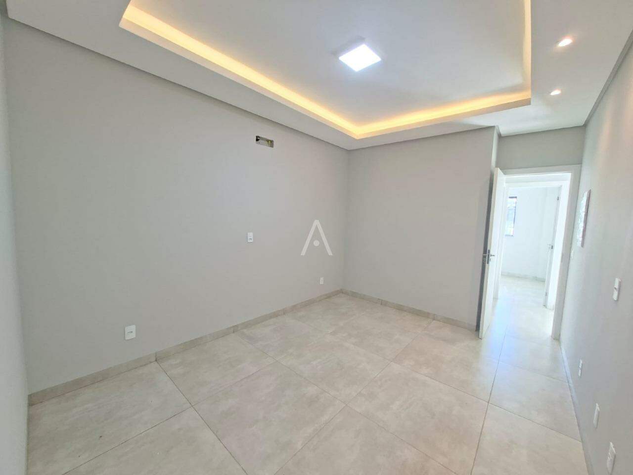 Casa Residencial para para aluguel no Bairro SANTA CRUZ em CASCAVEL: 