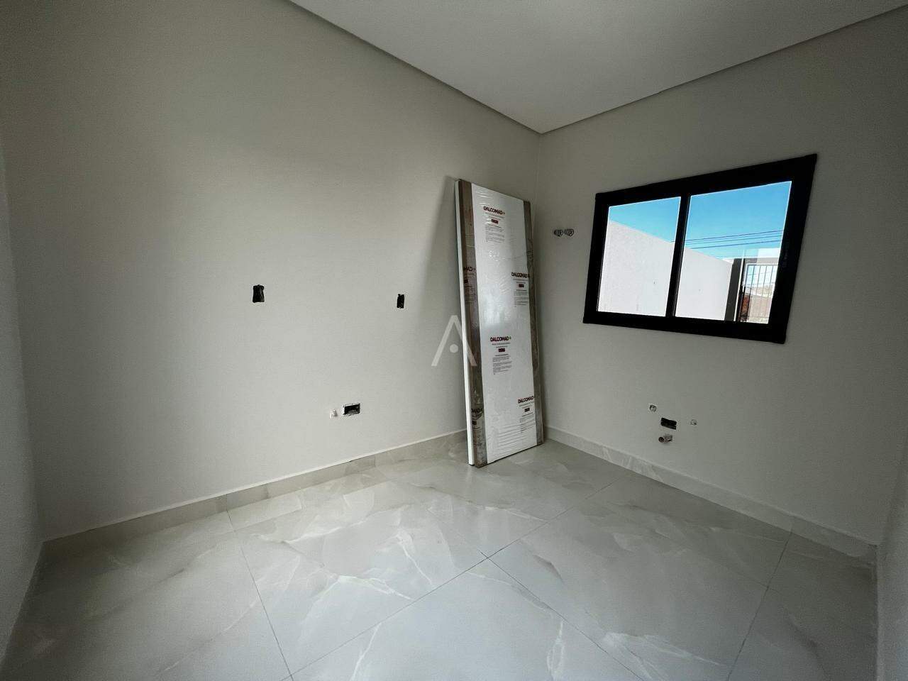 Casa Residencial para à venda no Bairro ESMERALDA em CASCAVEL: 
