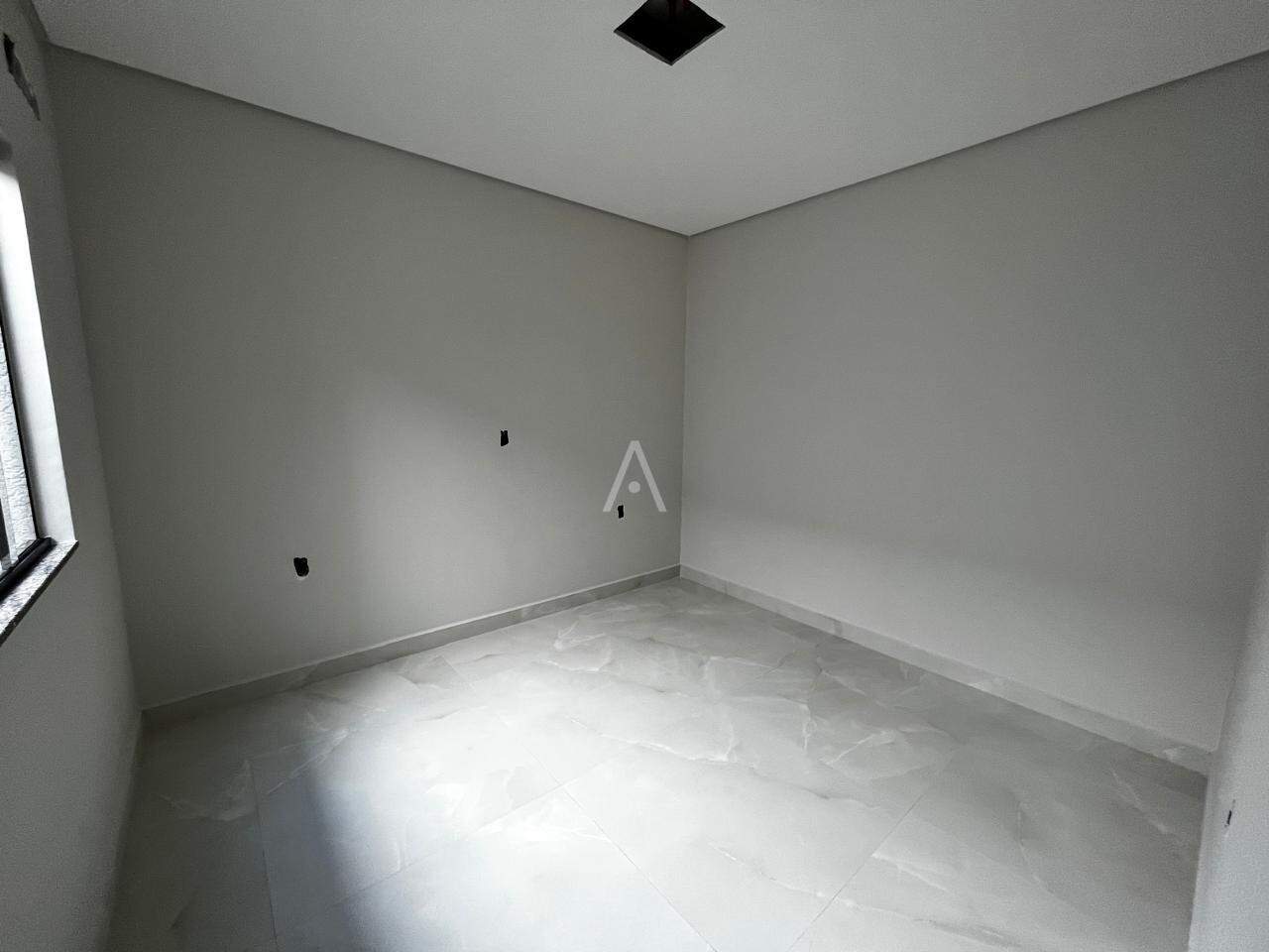 Casa Residencial para à venda no Bairro ESMERALDA em CASCAVEL: 