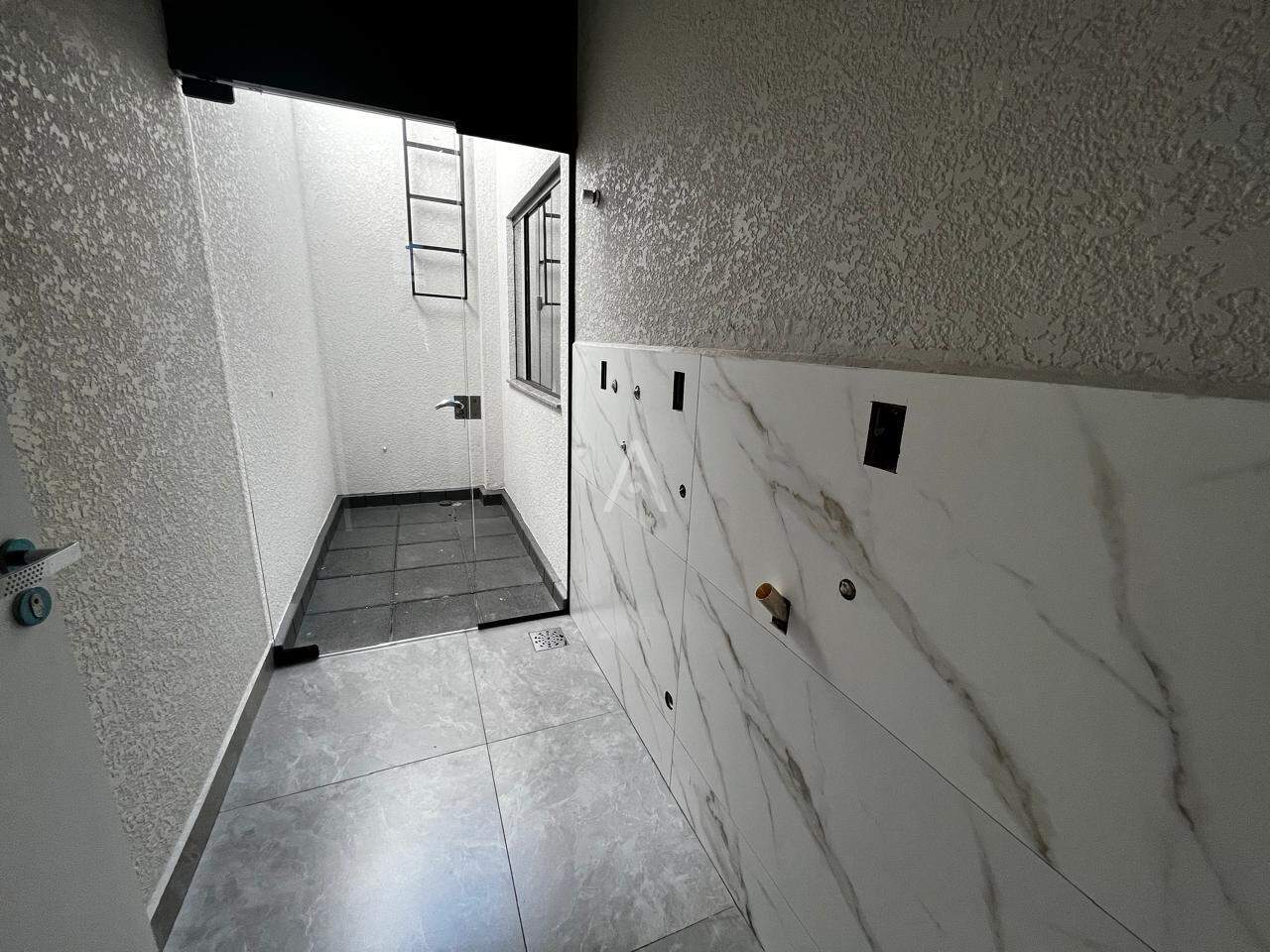 Casa Residencial para à venda no Bairro ESMERALDA em CASCAVEL: 