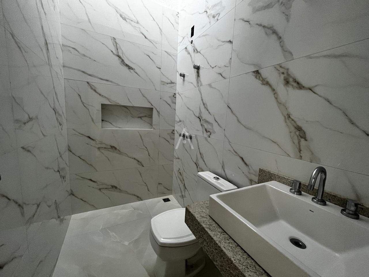 Casa Residencial para à venda no Bairro ESMERALDA em CASCAVEL: 