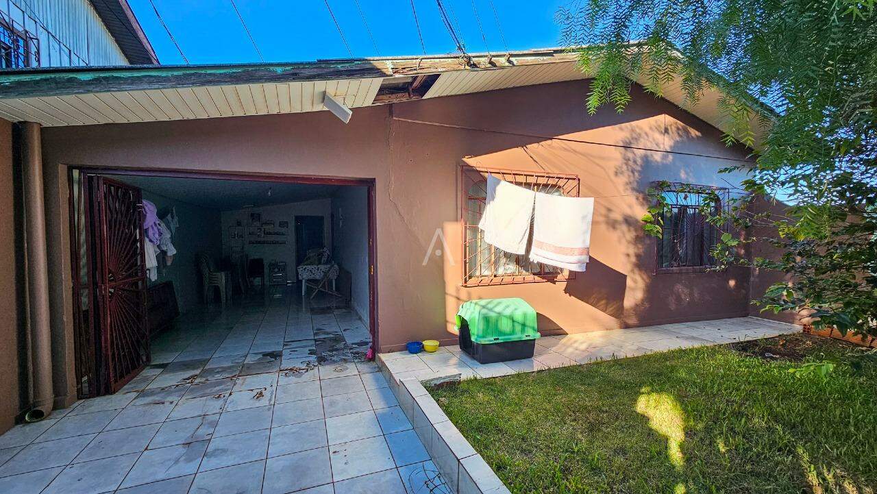 Casa Residencial para à venda no Bairro NEVA em CASCAVEL: 