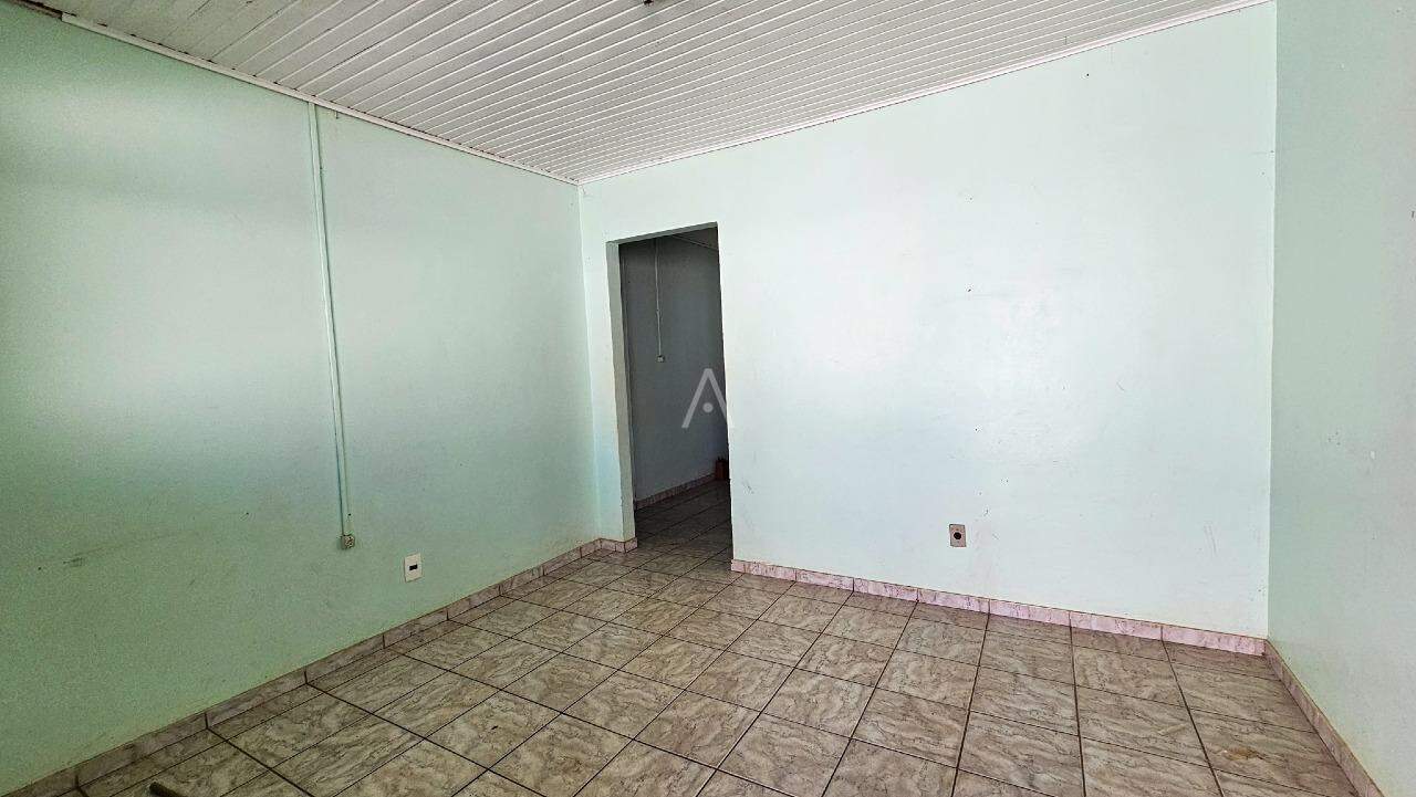 Casa Residencial para à venda no Bairro NEVA em CASCAVEL: 