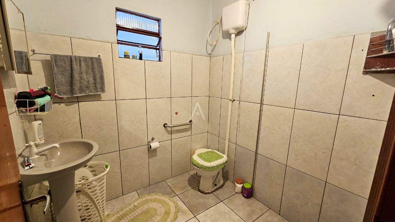 Casa Residencial para à venda no Bairro NEVA em CASCAVEL: 